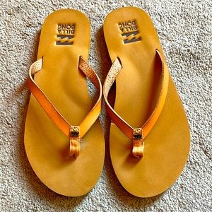 NWOT Billabong flip flops